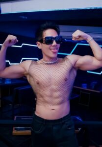 Benz-Surawee-022-Charming