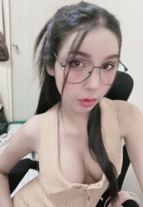 Newty-Rubymoo-029-Gorgeous