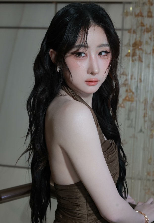 อาภัสรา เลิศประเสริฐ