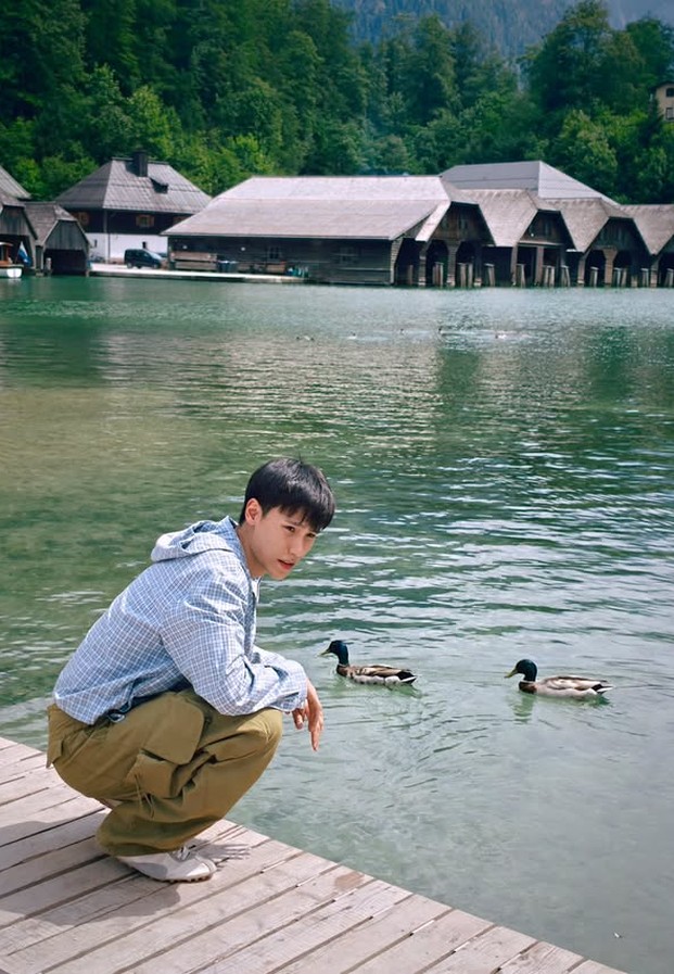 Junior Panachai ภาพริมทะเลสาบ