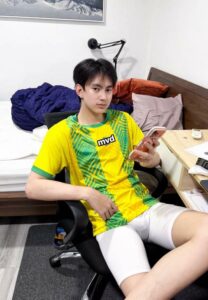 ต้า-ตรีทัศน์-020-Attractive