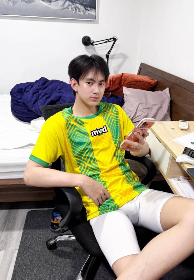 ต้า-ตรีทัศน์-020-Attractive