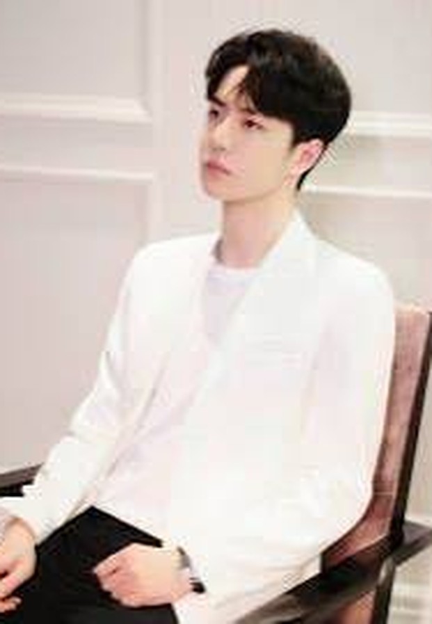 หวังอี้ป๋อ รูปประกอบจาก Weibo ลำดับ 3