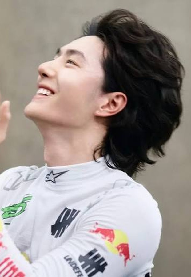 หวังอี้ป๋อ รูปประกอบจาก Weibo ลำดับ 4