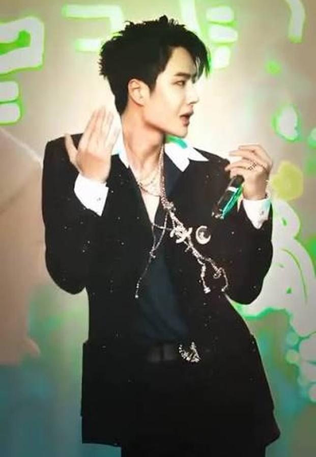 หวังอี้ป๋อ รูปประกอบจาก Weibo ลำดับ 8